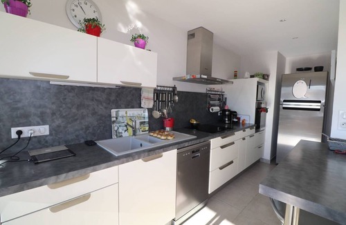 Le Grau-Du-Roi Apartment | P3 luxury terrace swimming pool parking air conditioning wifi