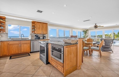 Little Venice House | P39 - 3 bed, 3 bath home with spectacular open water views