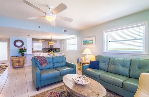 Marathon Condo | P41 - Beach Front condo with 2 bedrooms, 2 bath, pool and tennis courts!