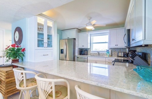 Marathon Condo | P41 - Beach Front condo with 2 bedrooms, 2 bath, pool and tennis courts!