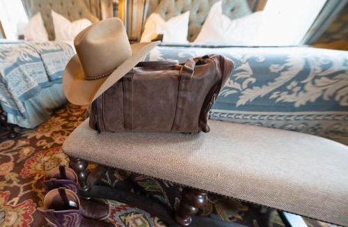 Navasota Hotel | PA Smith Hotel