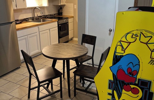 South Pensacola Apartment | PAC-Man 2-bedroom apartment in cool Pensacola with AC for relaxing stays