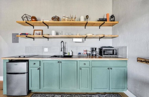 Pine Grove Apartment | Paceful & Stylish Rural Retreat