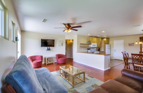 North Pacific Beach Condo | Pacific Beach Sunset | 2BR Home+ Steps from Beach