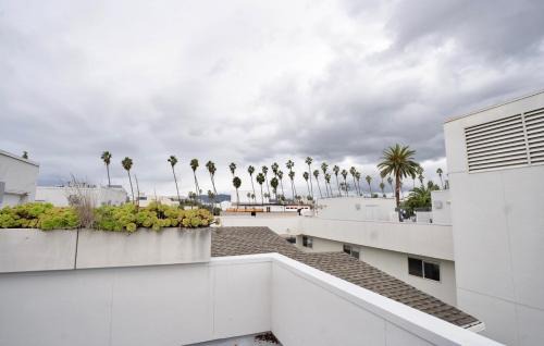 Ocean Park Apartment | Pacific Blue Townhome Walk to Ocean 2 Bed Apt WITH FREE PARKING