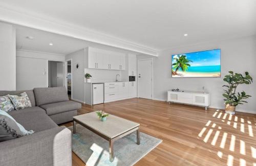 Caves Beach House | Pacific Breeze