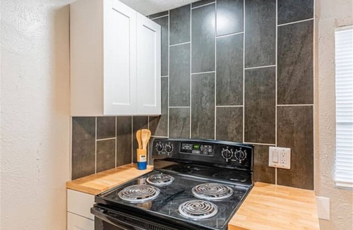 Barelas House | Pacific Edge A - One Bedroom