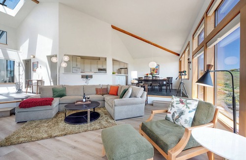 Bodega Bay House | Pacific Flyaway! Ocean View, Fireplace, Golf Course, Walk to Beach