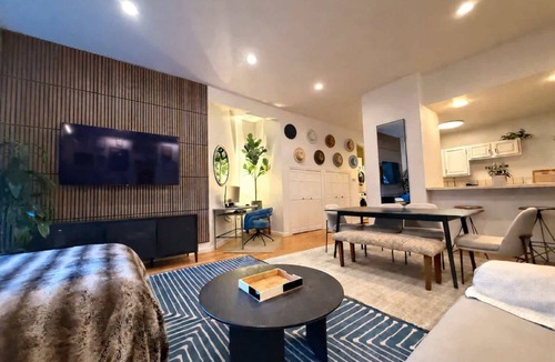 Pacific Heights Apartment | Pacific Heights Artists' Studio Loft