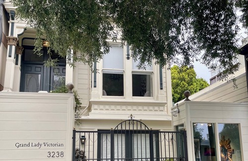 Pacific Heights House | Pacific Heights Grand Elegant Studio