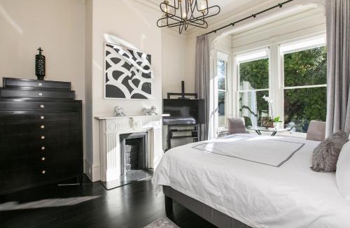 Pacific Heights House | Pacific Heights Grand Elegant Studio