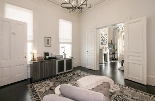Pacific Heights House | Pacific Heights Grand Elegant Studio