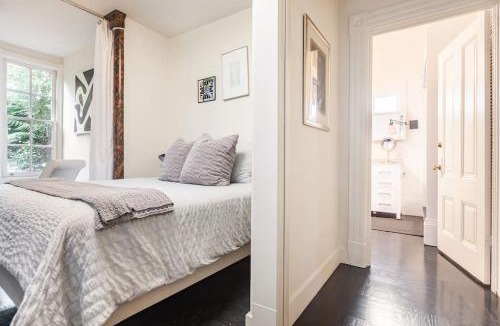 Pacific Heights House | Pacific Heights Victorian Garden Suite