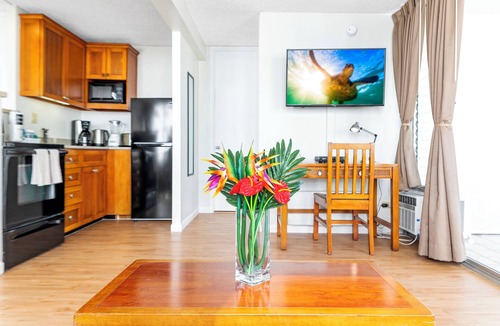 Waikiki Apartment | Pacific Monarch - 1 BR - Ocean & City Views