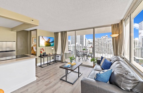 Waikiki Apartment | Pacific Monarch - 1 BR - Ocean & City Views