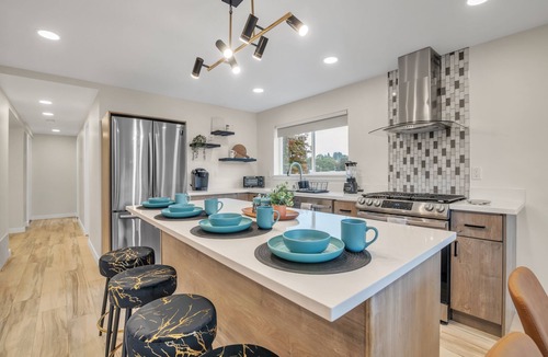 Tukwila House | Pacific Northwest Retreat Duplex 3min from Seattle by RedAwning