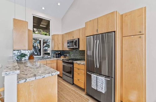 Castroville House | Pacific Oasis | An Oceanfront Escape