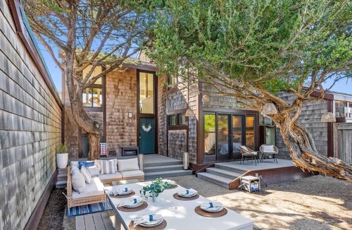 Castroville House | Pacific Oasis | An Oceanfront Escape