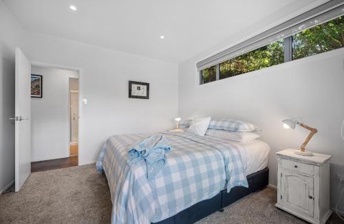 Army Bay Apartment | Pacific Ocean Breezes