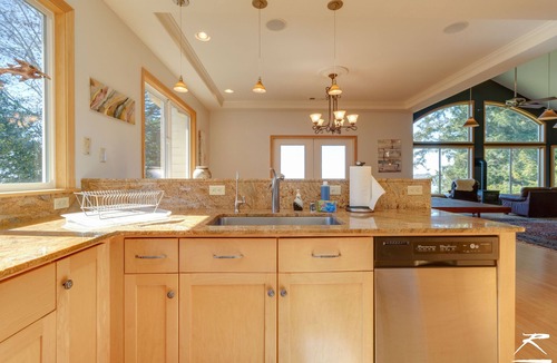 Westhaven-Moonstone House | Pacific Overlook: Private, Spacious Home With Panoramic Ocean View