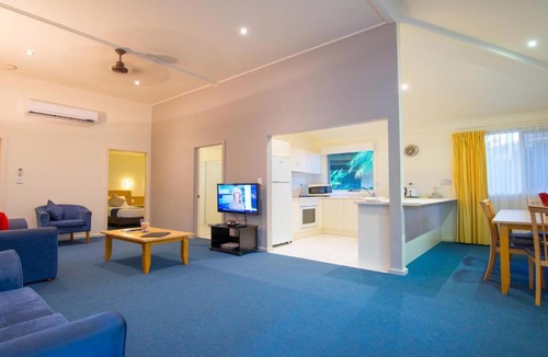 Elizabeth Beach Resort | Pacific Palms Resort