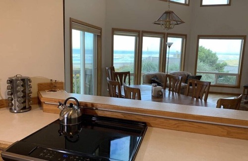 Bandon House | Pacific Panorama - 5 bedrooms + loft