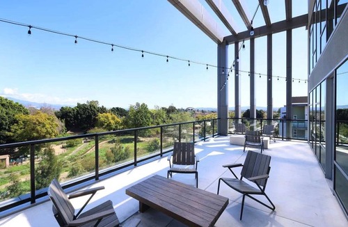 Lyon Street Apartment | Pacific Paradise 10 Min From Disneyland With Pool GYM