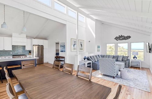 Punaluu House | Pacific Pearl Beachfront Estate