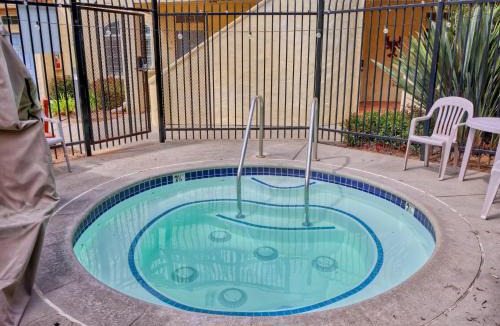 Oceano House | Pacific Plaza #410 - Pacific Coast Hideaway - 1BdrmUp-K-QSofa