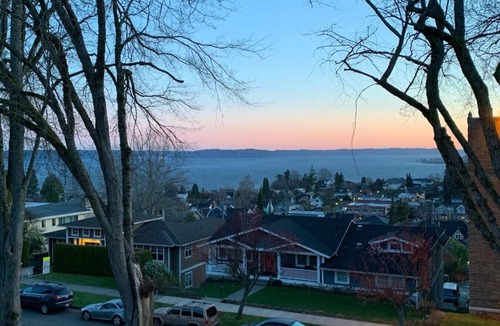 North End Condo | Pacific View Best Area 2 Bathrooms WD Jacuzzi Bath