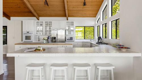 Western Malibu House | Pacific View Malibu by AvantStay