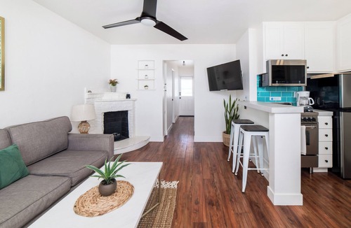 Townsite Condo | Pacific Villa #3 | Relax and Unwind with Beautiful Ocean Views