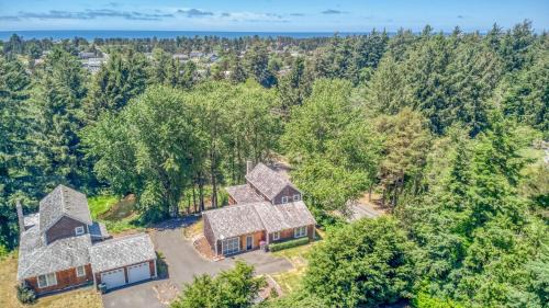 Gearhart House | Pacific Way Cottage - Meredith Lodging