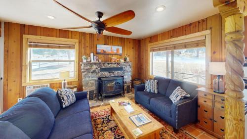 Spanish Valley House | Pack Creek ~ Farm House