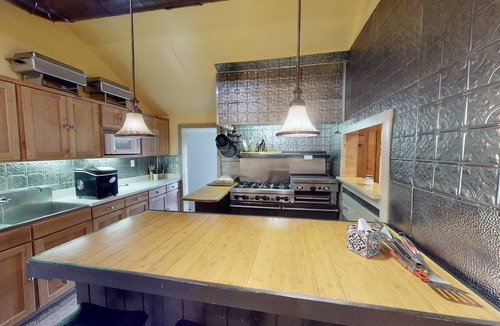 Spanish Valley Cabin | Pack Creek ~ Lodge Suite