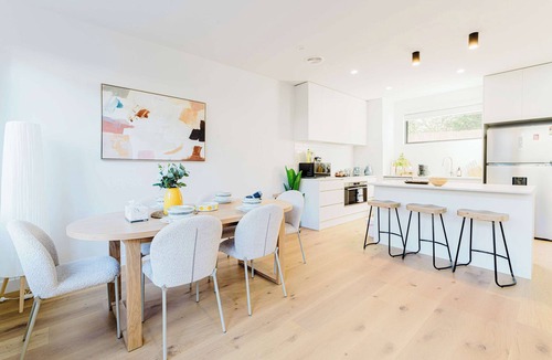 Box Hill North Condo | Packham Enclave No.2