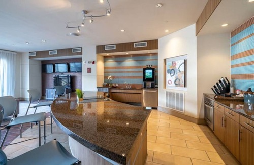 Texas Medical Center Apartment | Packhouse 3 Perfect for Long Term Stays