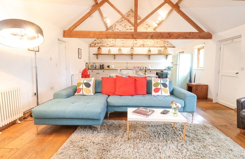 Chediston Cottage | PACKWAY BARN, pet friendly, character holiday cottage in Halesworth