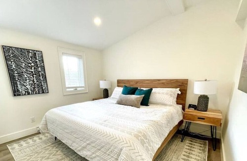 Meaford Apartment | "Paddle" at Hills Meaford