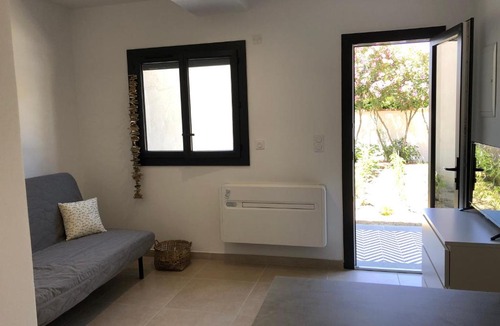 Saint-Cyprien Plage Apartment | Paddle Beach House - Studio côté Jardin