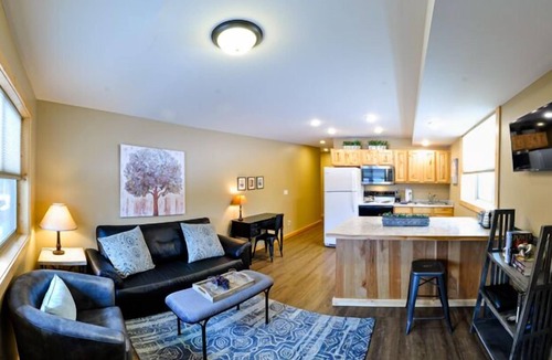 West Glacier Cabin | Paddle Ridge