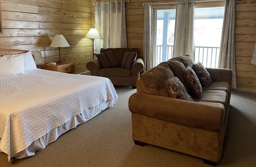 Oregon Hotel | Paddle Wheel Inn