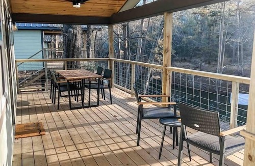 Jefferson Cabin | Paddlewhack Cabin 1-The Stern