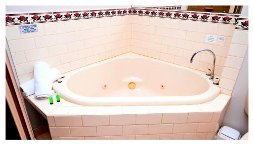 Echuca Hotel | Paddlewheel Motel