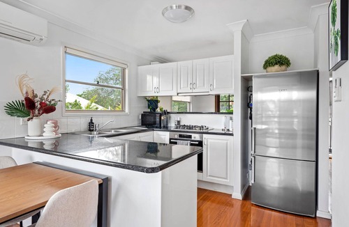 Paddington House | Paddo Central ~ 4Bed/2Bath/1Car/CBD Views ~ House