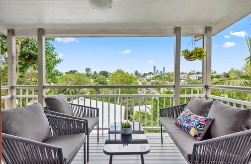 Paddington House | Paddo Central ~ 4Bed/2Bath/1Car/CBD Views ~ House