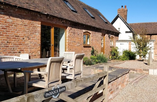 Bridgnorth House | Paddock Barn, Bridgnorth: A modern converted barn