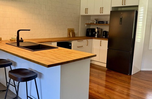 Brierfield Apartment | Paddock Heights Farmstay - Firepit & Games Shed