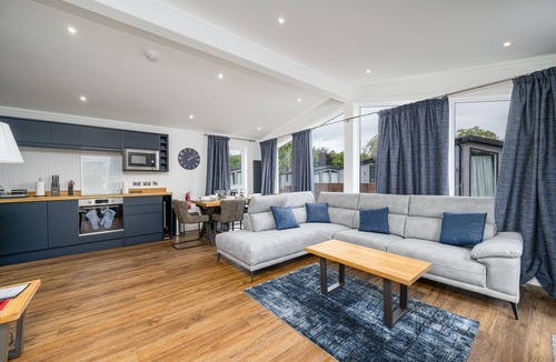 Perth Cottage | PADDOCK LODGES| DELUXE 3 BED (ACCESSIBLE) CHALET