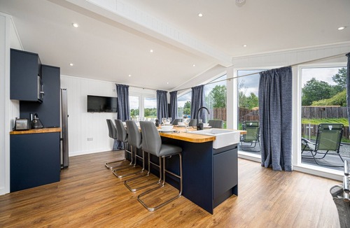 Perth Villa | Paddock Lodges| Executive 4 Bed Villa